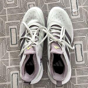 Adidas lightstrike tennis shoe.  Size 7.5.